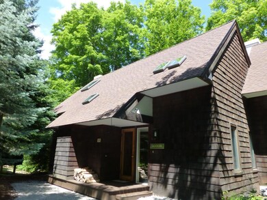 39 Pond View Rd unit 39, Winhall, VT 05340 - photo 2