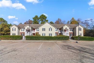 320 Bubble Creek Ct unit 7, Fayetteville, NC 28311 - photo 2