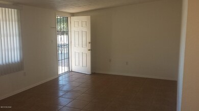 2851 - Living Room1