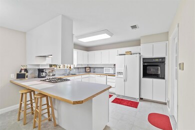 733 Bedford Ct W, Hurst, TX 76053 - photo 6