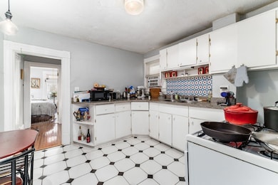 006__S - 69 E Duncan St - 014