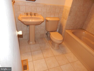 75 Dendron Ct, Parkville, MD 21234 - photo 7