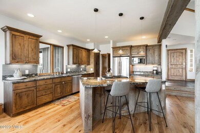 2901_june_creek_rd_a_interior_kitchen