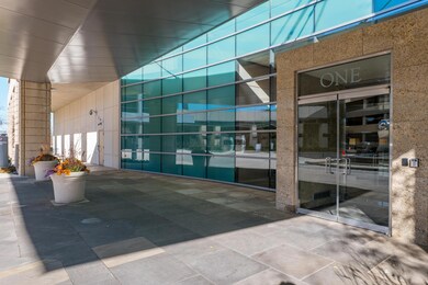 Miranova Entrance