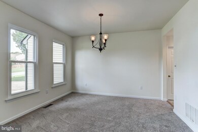 18845 Beaten Path Ct, Triangle, VA 22172 - photo 4