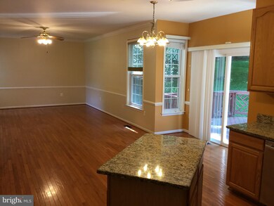 8075 Settle Ct, Waldorf, MD 20603 - photo 5