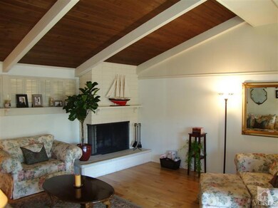 4908 Don Pio Dr, Woodland Hills, CA 91364 - photo 2