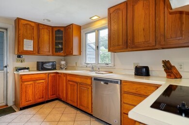 25 Bennett St, Hudson, MA 01749 - photo 3