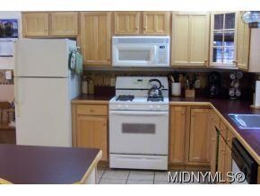 Kitchen w/Appliances