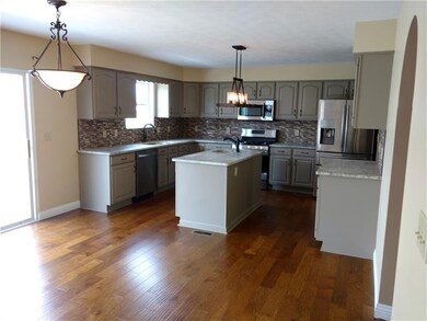 BEAUTIFUL EAT IN KITCHEN..