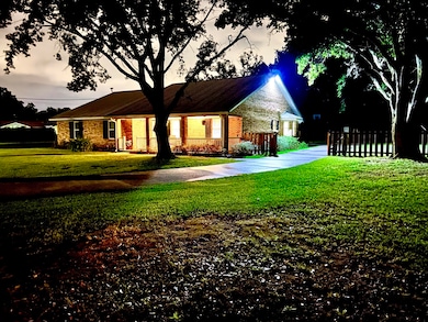 1856 Tillman Cir, Pensacola, FL 32526 - photo 2