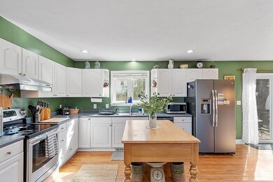 31 Upland St unit 2, North Andover, MA 01845 - photo 6