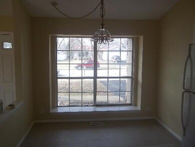 2084 Navarone Dr, Naperville, IL 60565 - photo 5