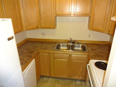 1331 W 26th Ave unit 9, Anchorage, AK 99503 - photo 4