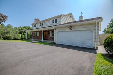 420 Narrow Ln, Orange, CT 06477 - photo 2