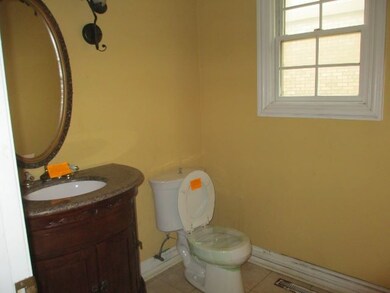 unlisted-address, Des Plaines, IL 60018 - photo 7