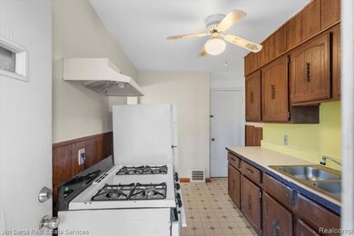 2039 Ewald Cir, Detroit, MI 48238 - photo 5