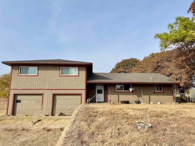 281477 Doctor Pepper Rd, Comanche, OK 73529 - photo 2