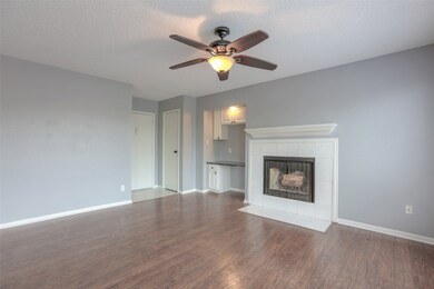 3919 Fairmont Pkwy unit 122, Pasadena, TX 77504 - photo 4