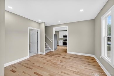 102 Center St, Algonquin, IL 60102 - photo 3