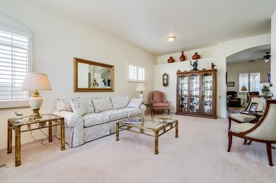 Open and Spacious Living room with den o