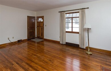 1423 64th St, Windsor Heights, IA 50324 - photo 2