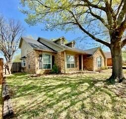 1509 Columbus Dr, Rowlett, TX 75089 - photo 2