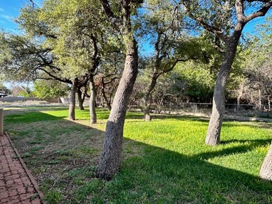 193 Linda Dr, Fredericksburg, TX 78624 - photo 5