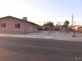715 N 10th St, El Centro, CA 92243 - photo 3
