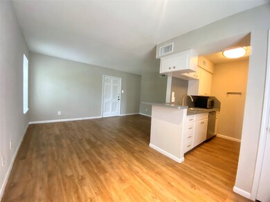 3902 Mandell St unit 3, Houston, TX 77006 - photo 5