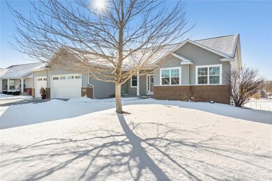 2417 Woodhill Dr SW, Cedar Rapids, IA 52404 - photo 2