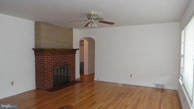 16827 Tammany Manor Rd, Williamsport, MD 21795 - photo 2