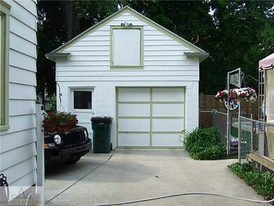 1200 Lenore Ave, Lansing, MI 48910 - photo 3