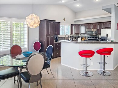 Dining & Kitchen