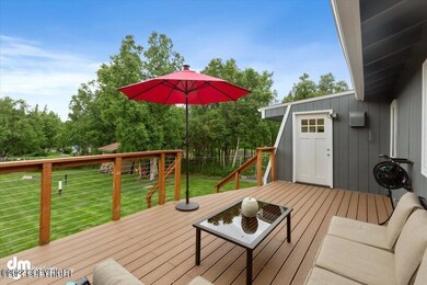 25 Back Deck to Solarium Door