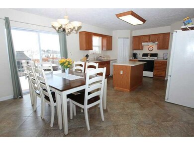 Kitchen. Eat In Area