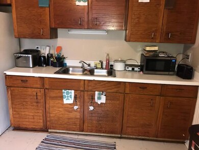 622 Elm - Kitchen