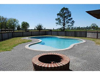 Swimming Pool/Hot Tub/Sauna.
