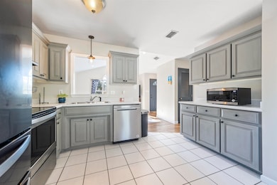 285 NE Green Tree Terrace, Lee, FL 32059 - photo 6