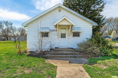 1503 Tremont St, Lincoln, IL 62656 - photo 2