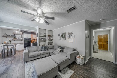 808 S Fairview Cir, Alvin, TX 77511 - photo 5