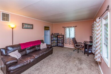 626 Knoll St SE, Cedar Rapids, IA 52403 - photo 3