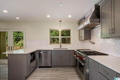 Professional grade appliances and loads of work sp