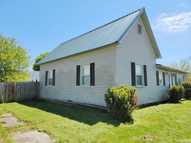 407 W Race St, Odon, IN 47562 - photo 2