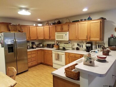 40 Brook St, Rensselaer, NY 12144 - photo 6