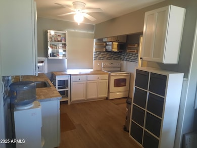 381 E Ghost Ranch Rd, Casa Grande, AZ 85122 - photo 2