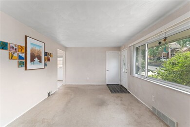 So much light from the front window!