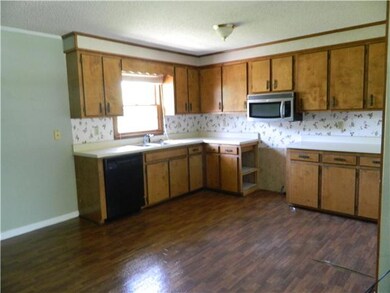 1104 Mcmahan St, Manchester, TN 37355 - photo 3