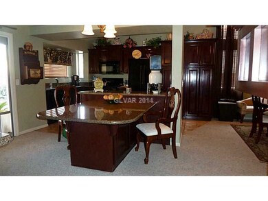 Kitchen. Built in kitchen table!