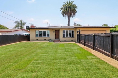 915 Crest View Rd, Vista, CA 92081 - photo 4